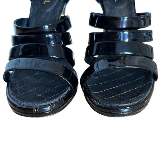 Chanel Black Patent Leather Gold Chain Block Heel Open Toe Sandals 38.5 - Picture 5 of 12